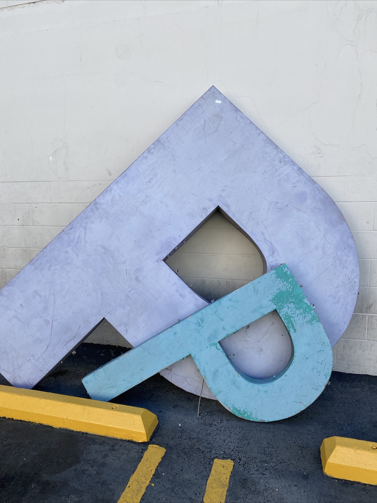 Neon sign frame￼ Store front ￼letter P 96×73