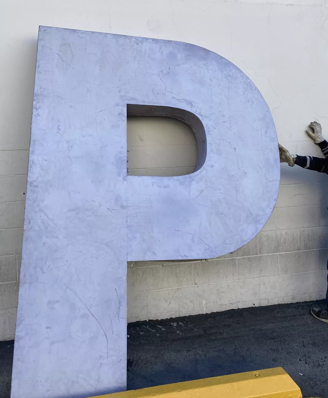 Neon sign frame￼ Store front ￼letter P 96×73