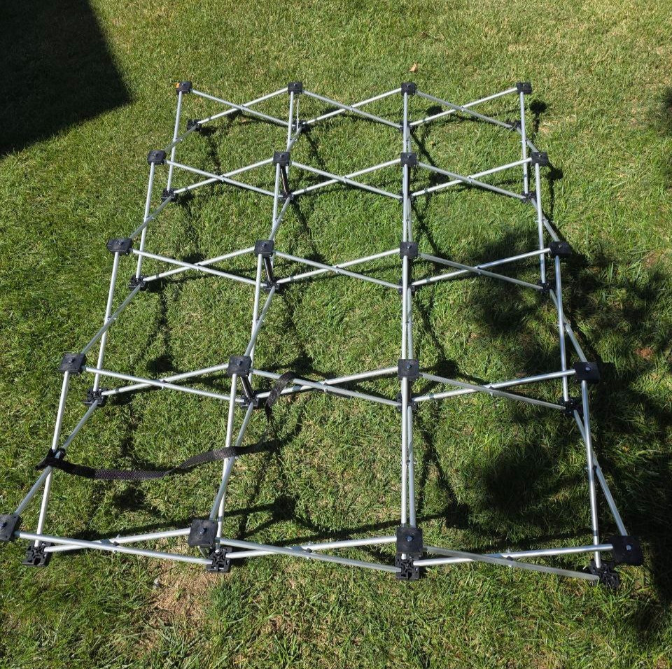 Micro GeoMetrix 12-Quad Pop Up Backwall Display Frame/Single-Sided Graphic Panel