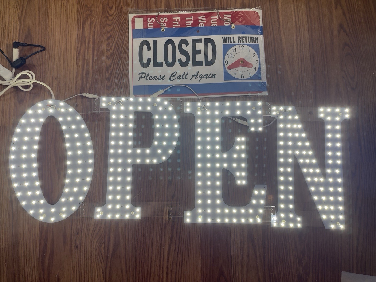 LemonNova LED « OPEN » Hanging Illuminated Sign, White Acrylic, Includes Hardware