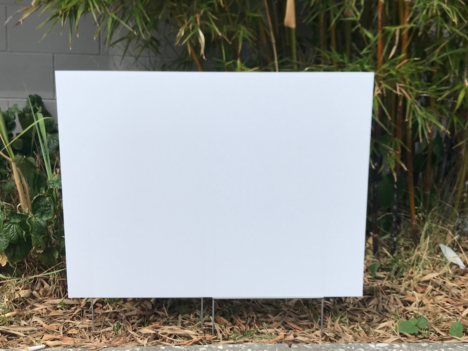 50 Pack White Yard Signs 18 »x24 » & 100 H-Stakes 12 » Brand New Ship Same Day!