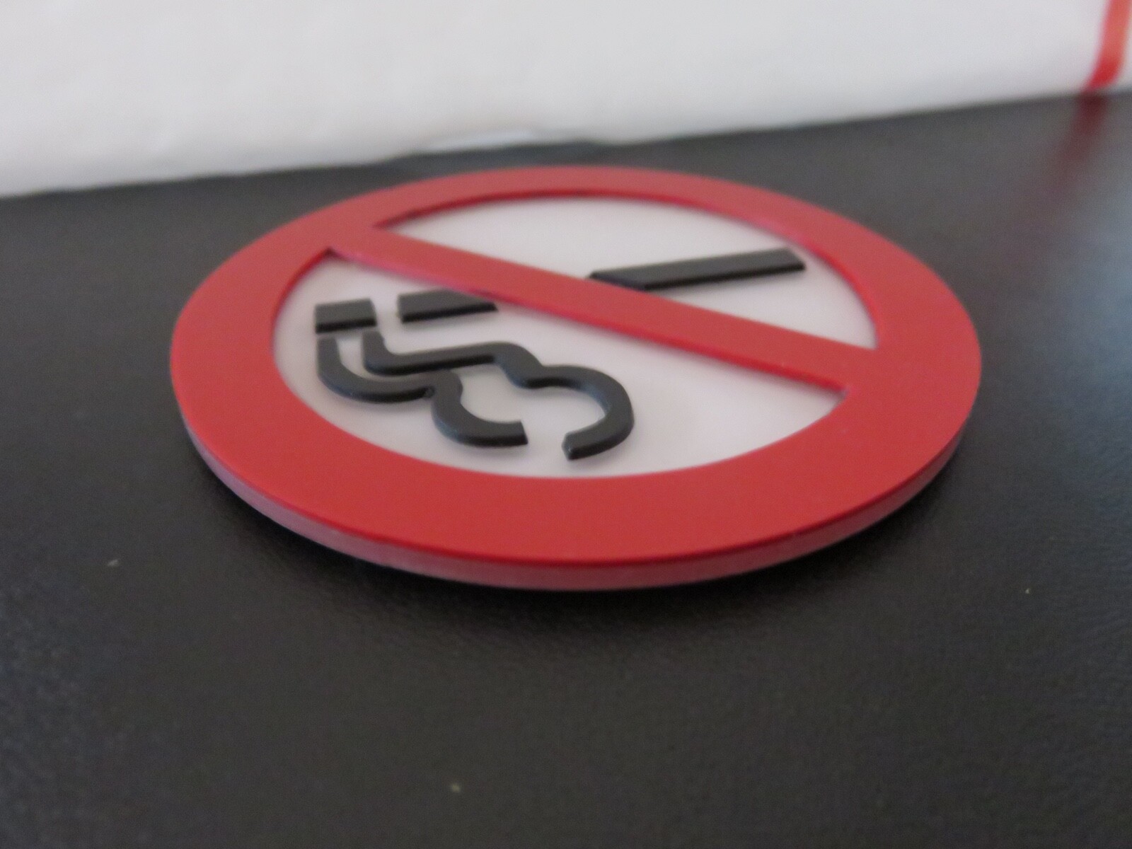 2 1/2&Prime; Diameter 3-D NO SMOKINGPictorial 1/16&Prime;Thick Plastic Sign Adhesive on back
