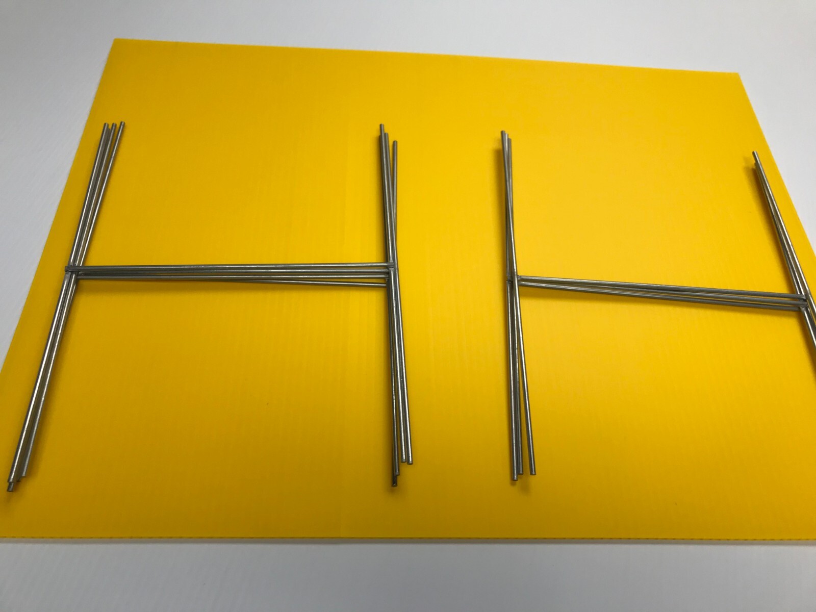 50 Pack Yellow Yard Signs 18 »x24 » & 100 H-Stakes 12 » Brand New Ship Same Day