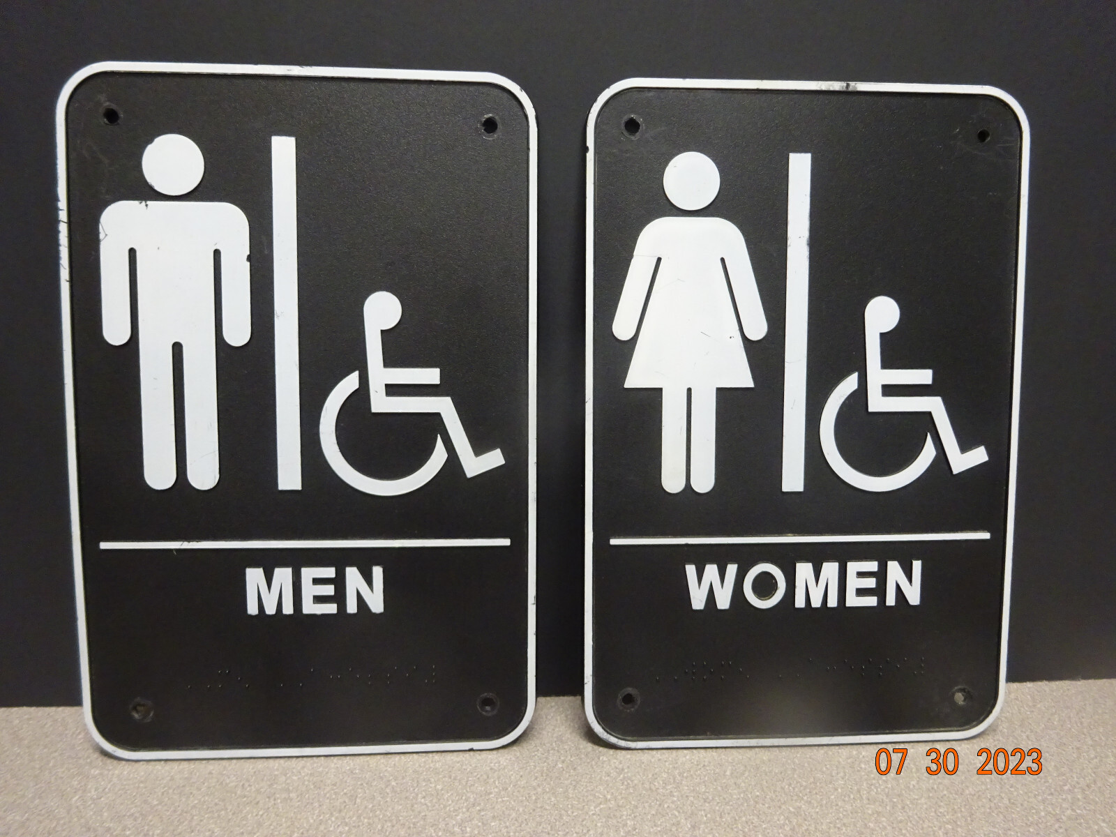 Men & Women Bathroom Individual Signs Handicap & ADA Braille 6&Prime; x 9&Prime; H, Lot of 2