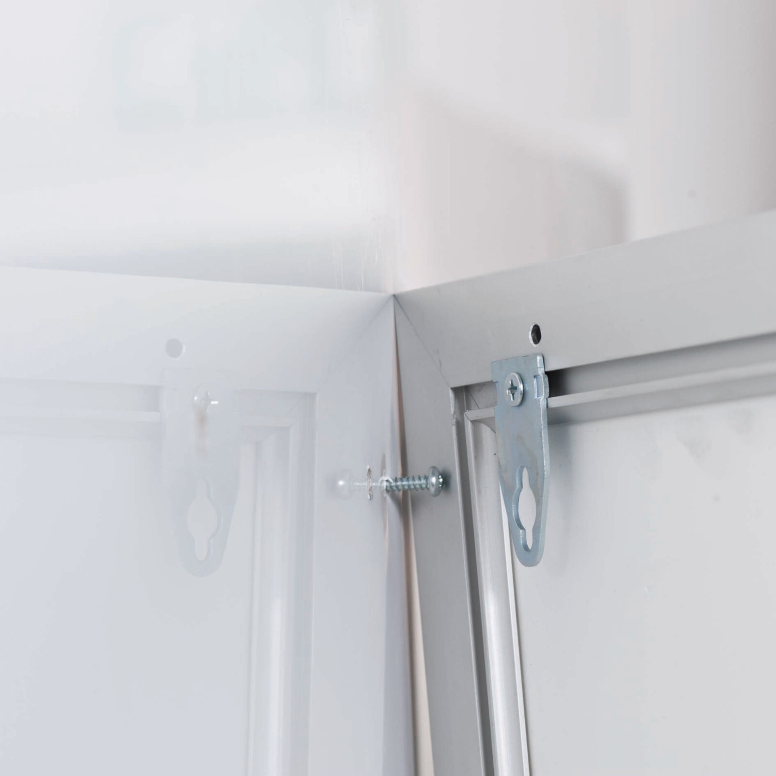 Lockable Weatherproof Snap Frame Smart Ledbox 1.38&Prime; Aluminum Profile Silver