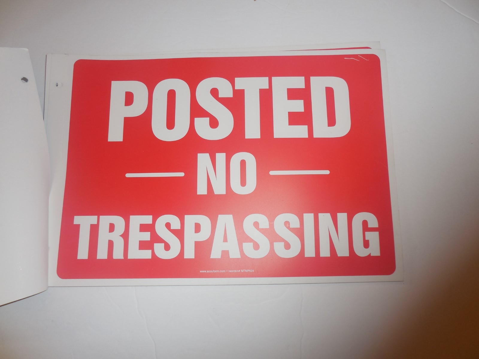25 NEW PRE OWNED ACCUFORM POSTED NO TRESPASSING SIGNS – 25 TOTAL – PF CARDSTOCK