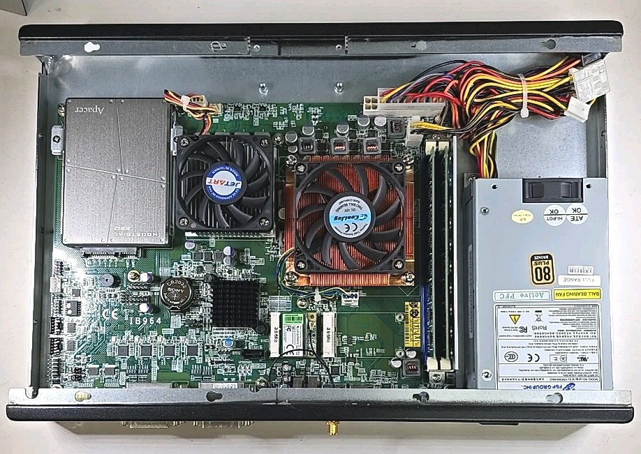 iBase SI-64 Digital Signage Player i7-Quad, 128GB SSD, 8GB RAM, 4-DVI Ports