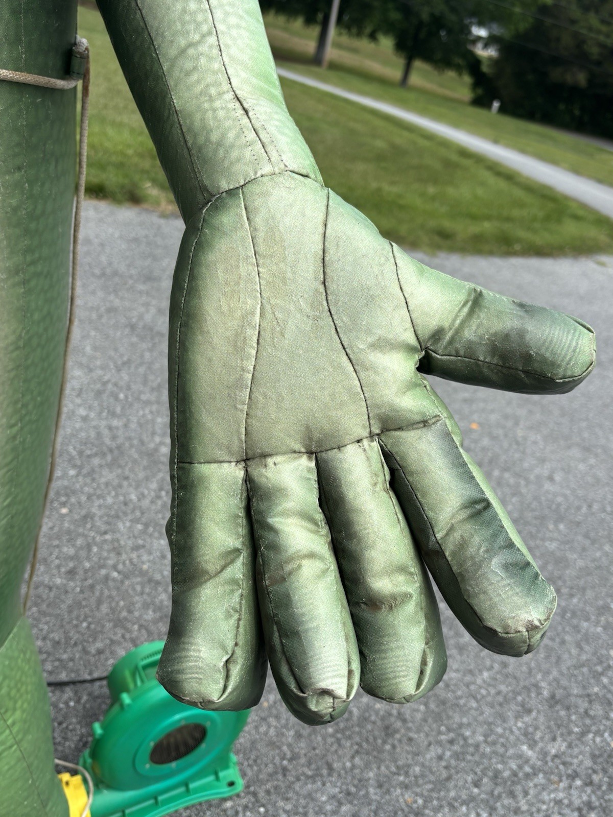 Inflatable Geico Gecko Advertising Approx 8 Feet Tall With Blower
