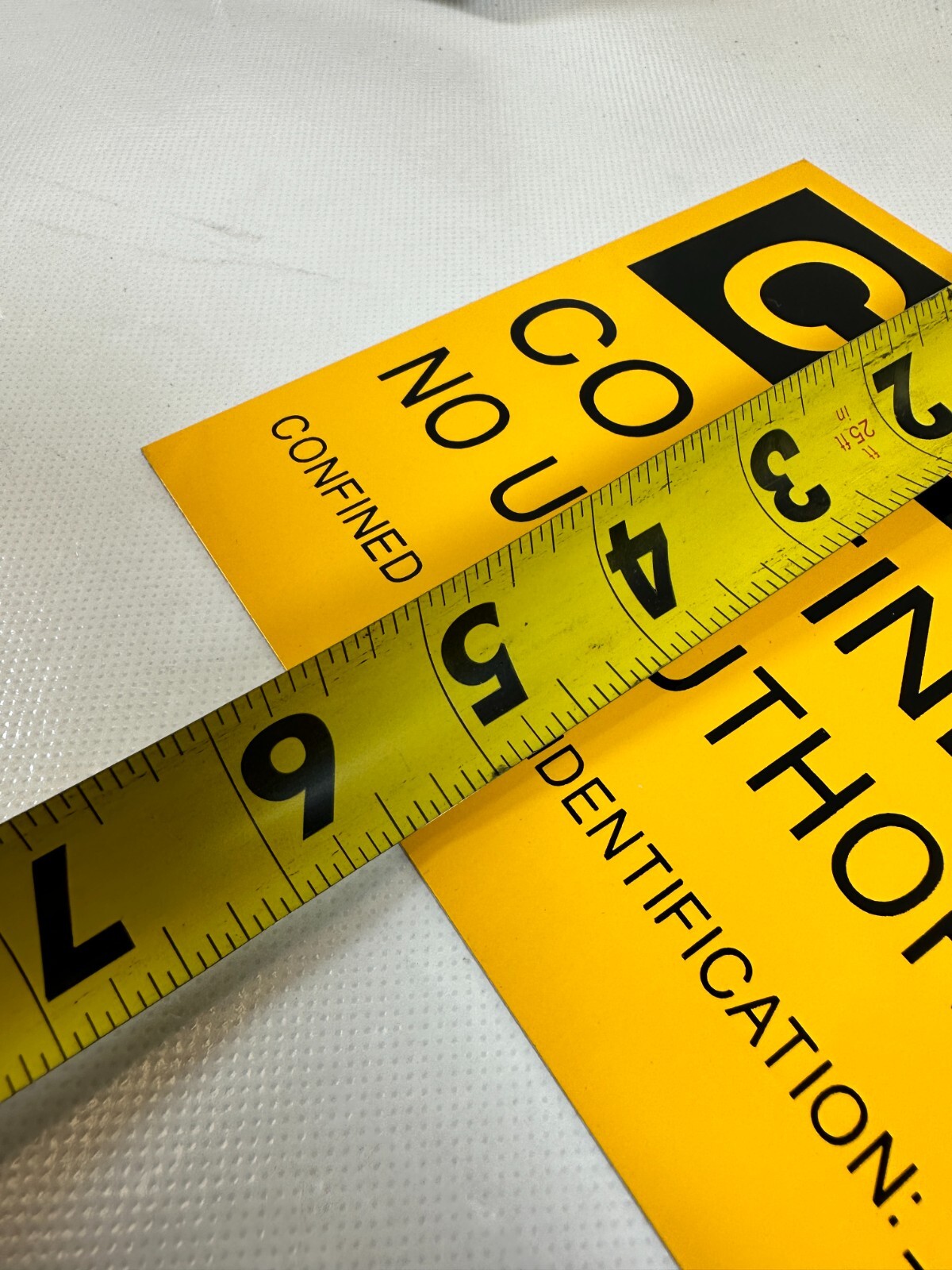 Aluminum Horizontal Sign « Caution Confined Space » Yellow 5-1/2&Prime; x 8-1/2&Prime; NEW
