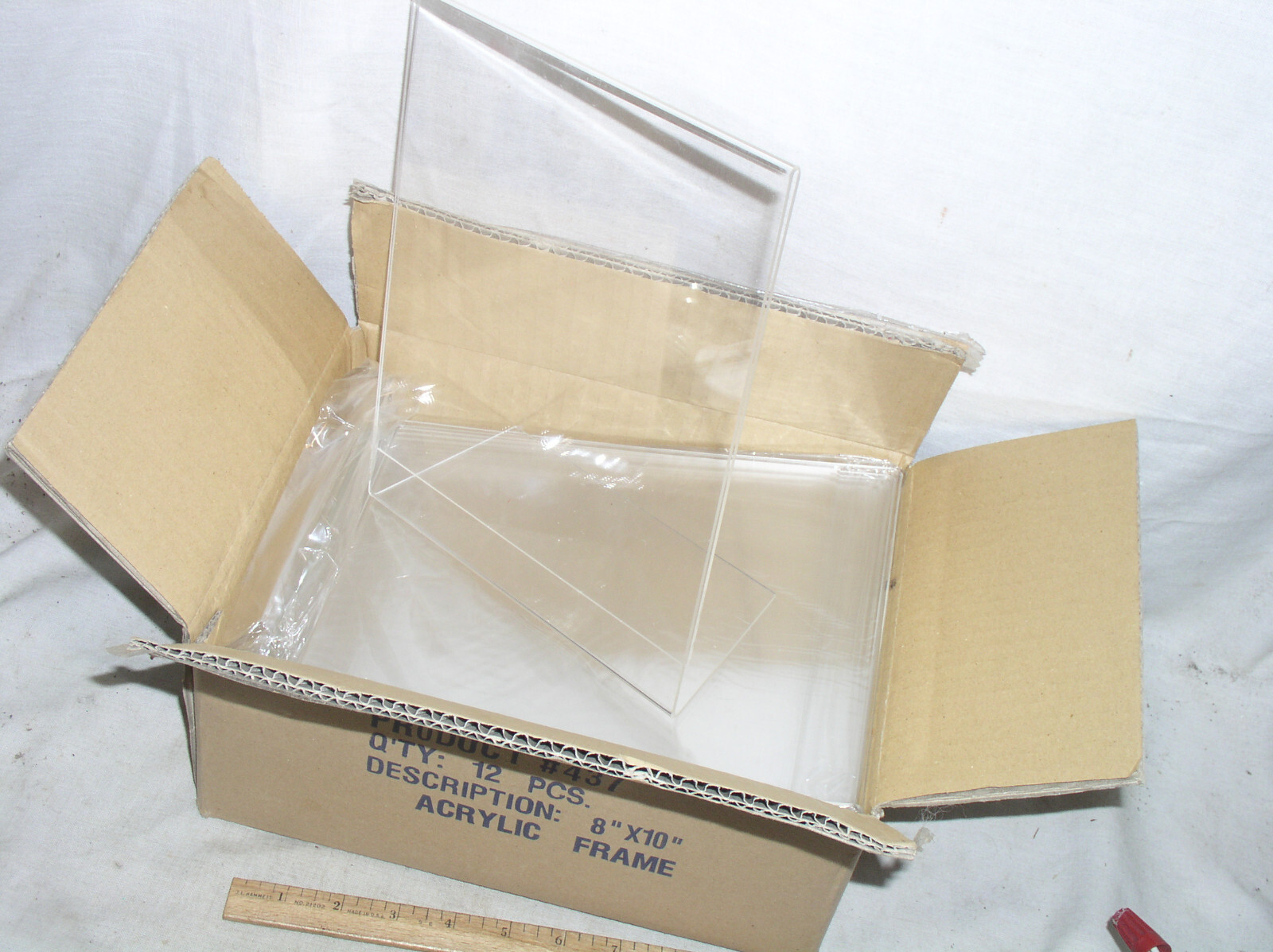 12 CLEAR PLASTIC ACRYLIC 8 BY 10 INCH DESK TABLE ANGLED PHOTO PICTURE FRAME CASE
