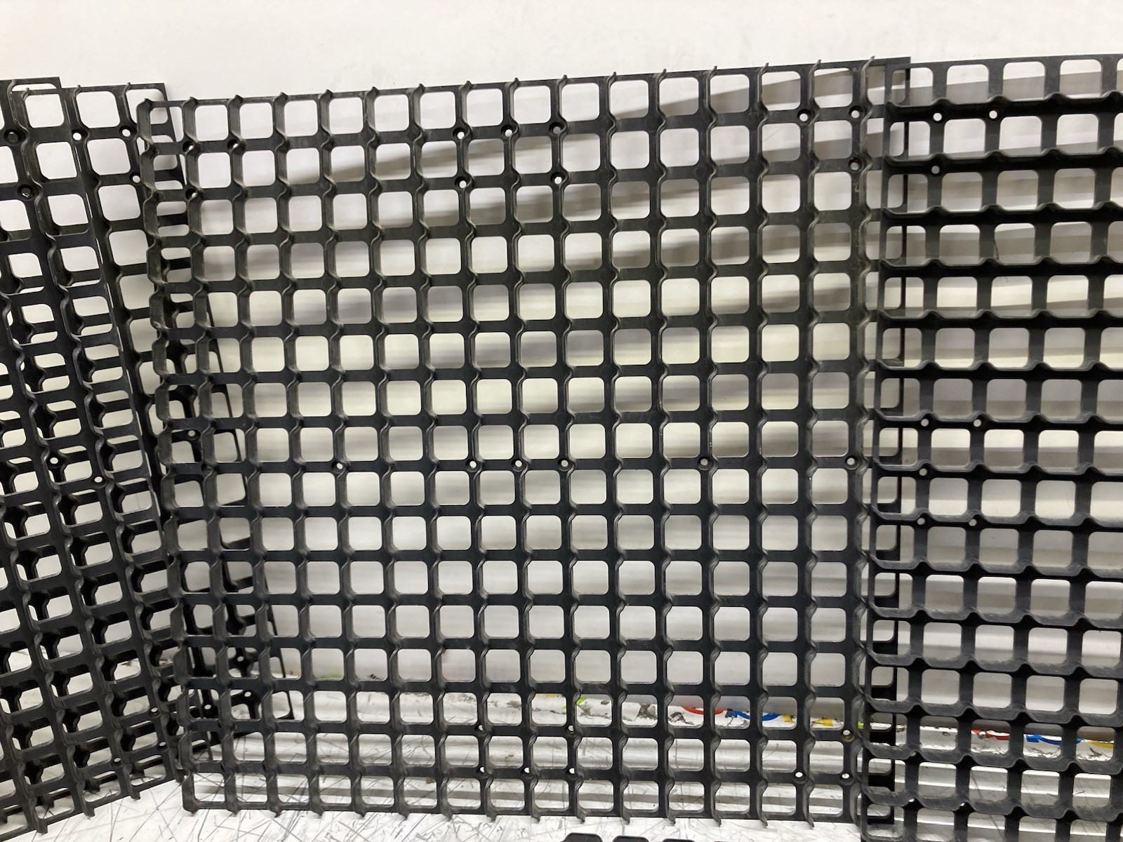 MEGA LED INC OP32-24RG OUTDOOR LED MESSAGE DISPLAY BOARD DIVIDER PLASTICS USED
