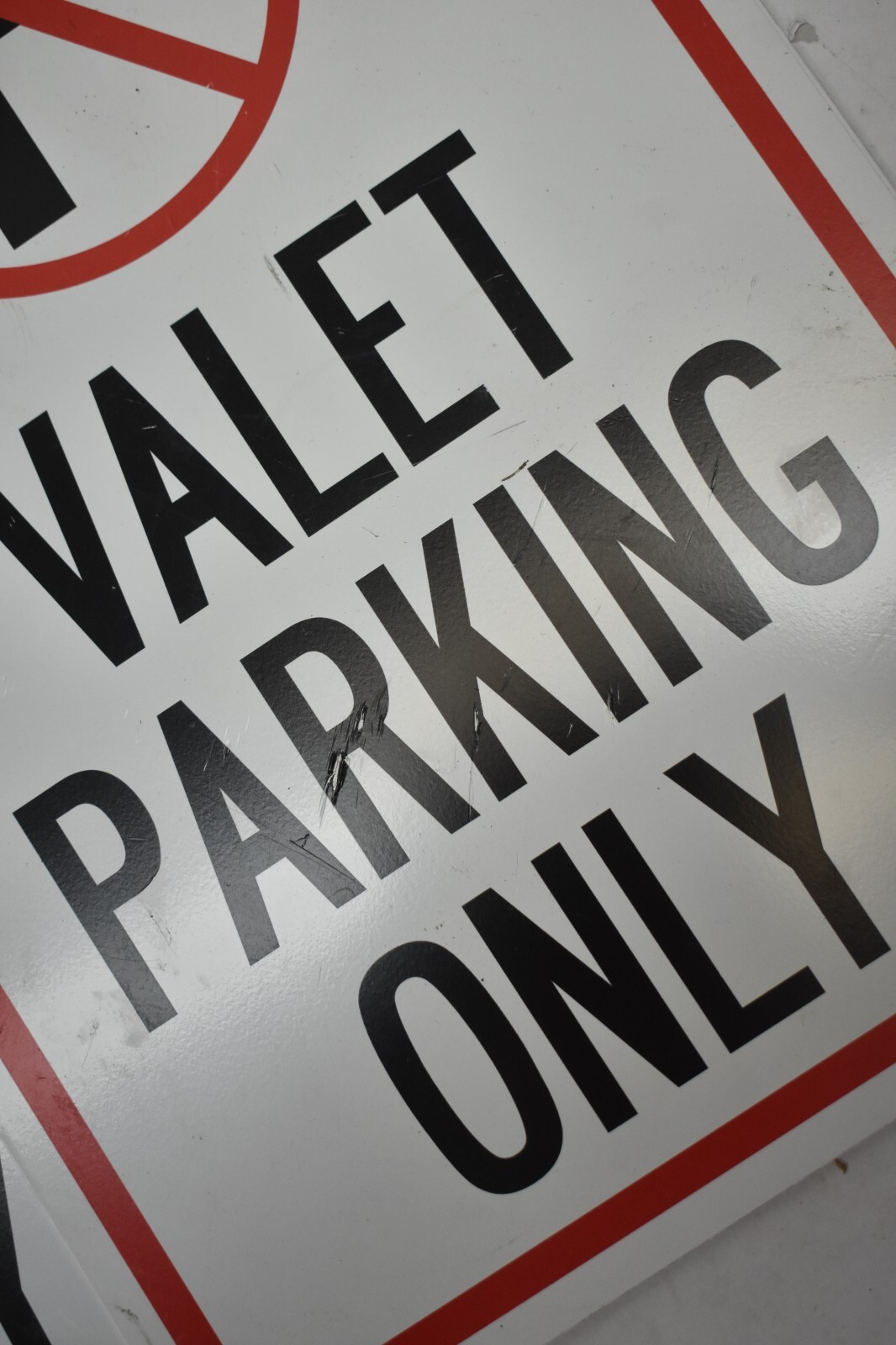 Lot of 4 Valet Parking Only Aluminum Reflective Signs 12&Prime; x 18&Prime; No Parking