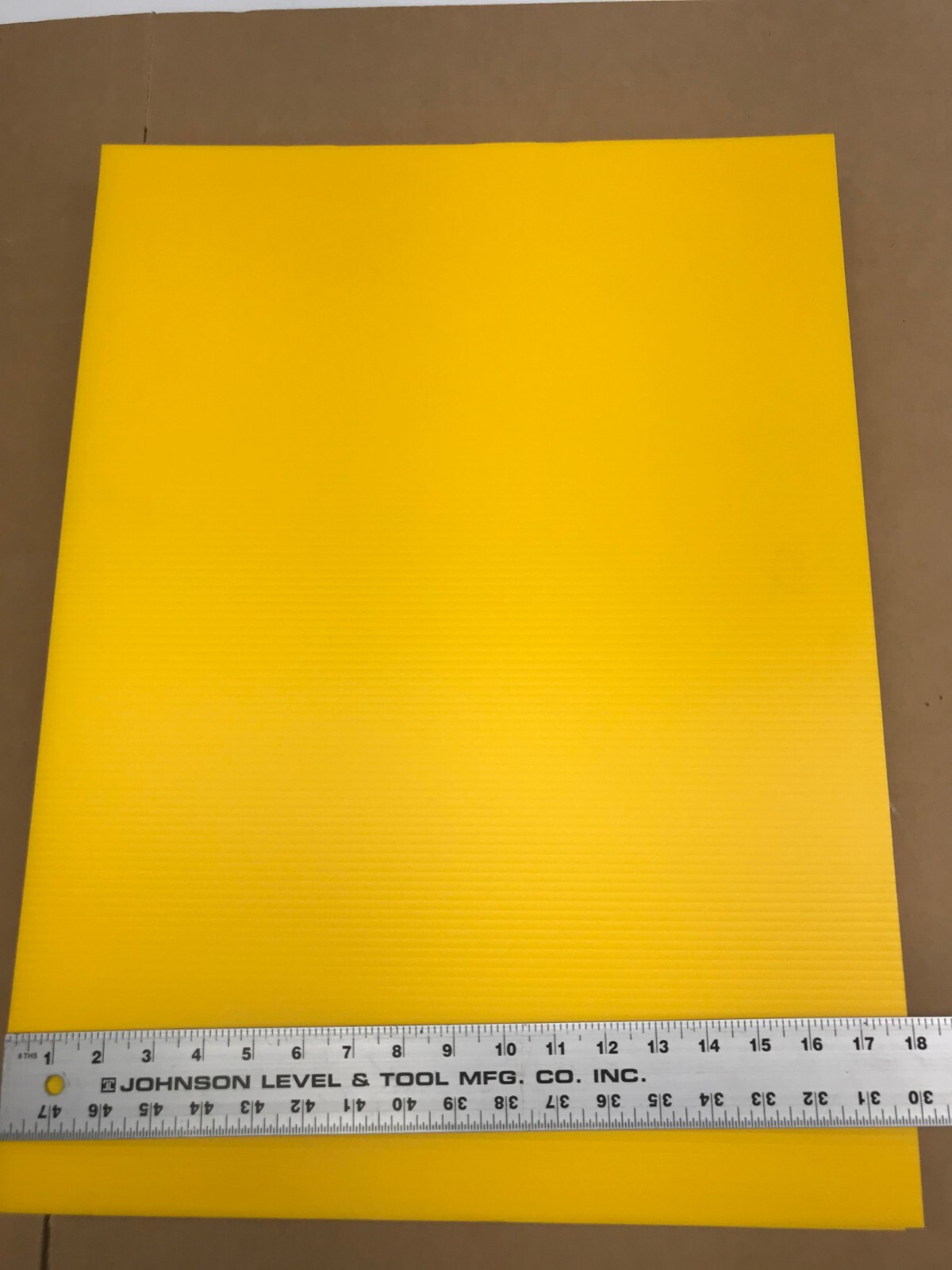 10 Blank Signs YELLOW 18&Prime; x 24&Prime; x 4 mm corrugated plastic, bundles of 10 pieces