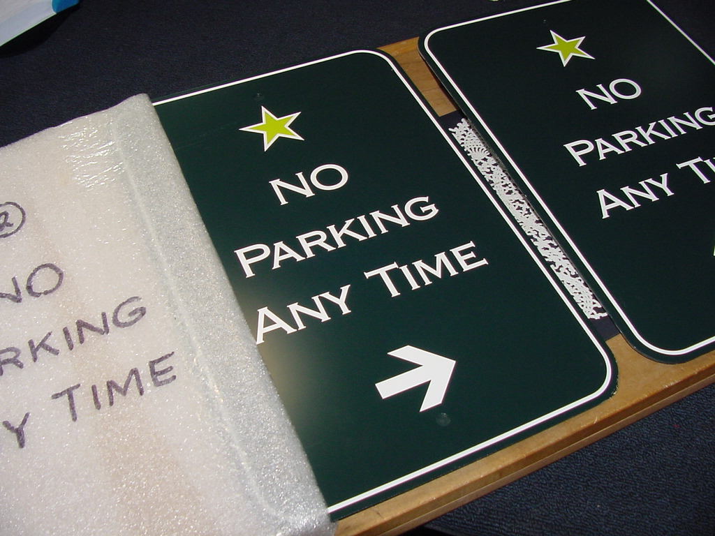 Lot of Four (4) Customer Parking Signs, 30 Minute and No Parking 12 In X 18 In.