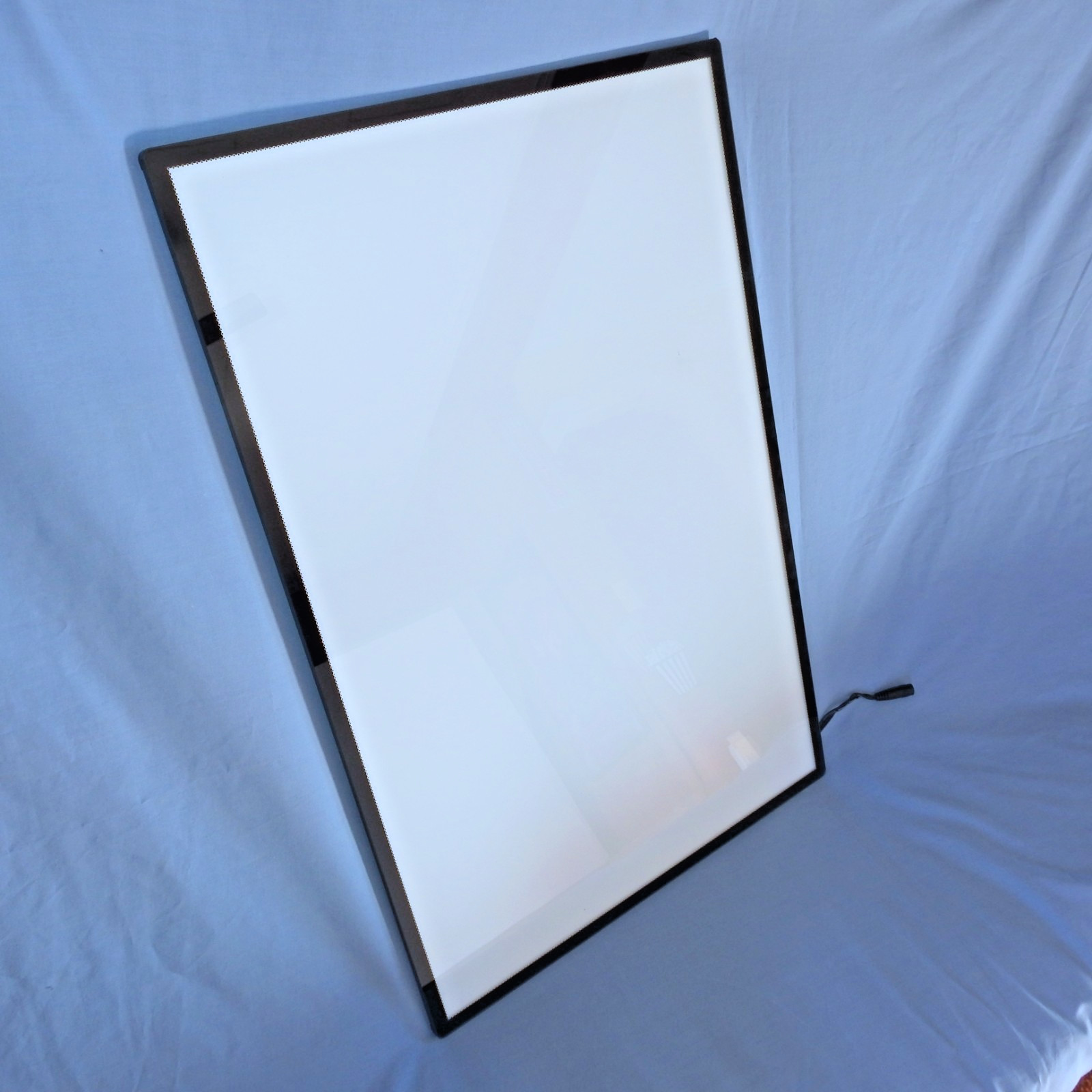 LED Poster Frame 16&Prime; x 24&Prime; with RF Remote – Fits 15x 23 Posters – FAST SHIPPING