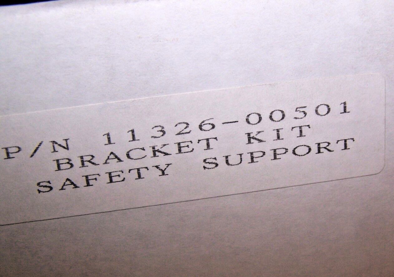 NEW ADAPTIVE MICRO SYSTEMS SIGN BRACKET ALPHAVISION PC SAFETY MOUNT 11326-00501