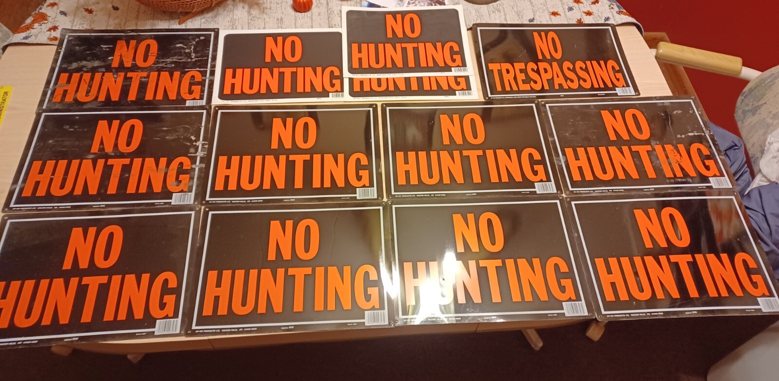 Lot of 13 HY-KO Products  »NO HUNTING/TRESPASSING Metal(10) & Plastic Signs(3)