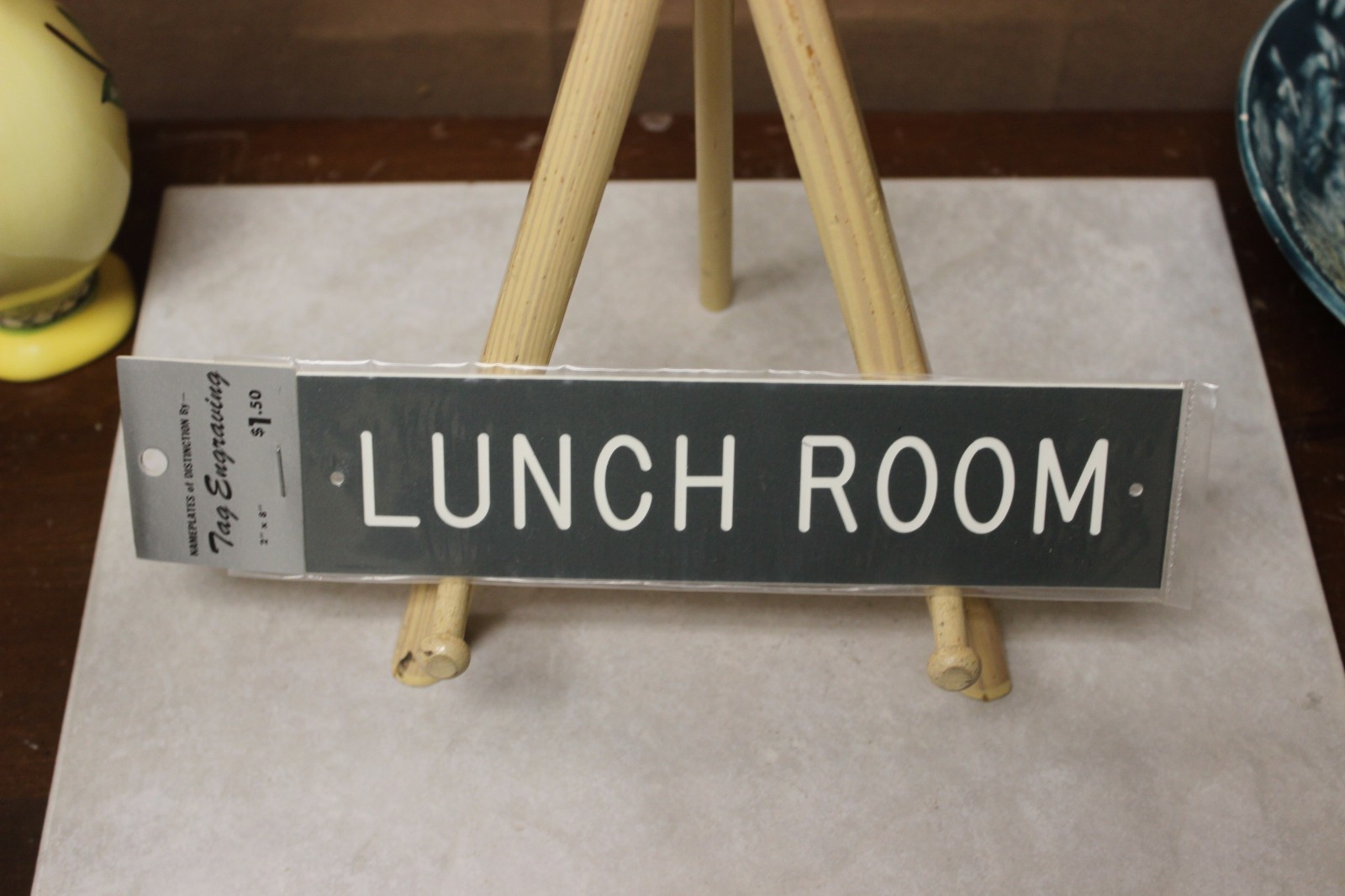 Vinyl Door Sign 2&Prime; x 8&Prime; Engraved « LUNCH ROOM »