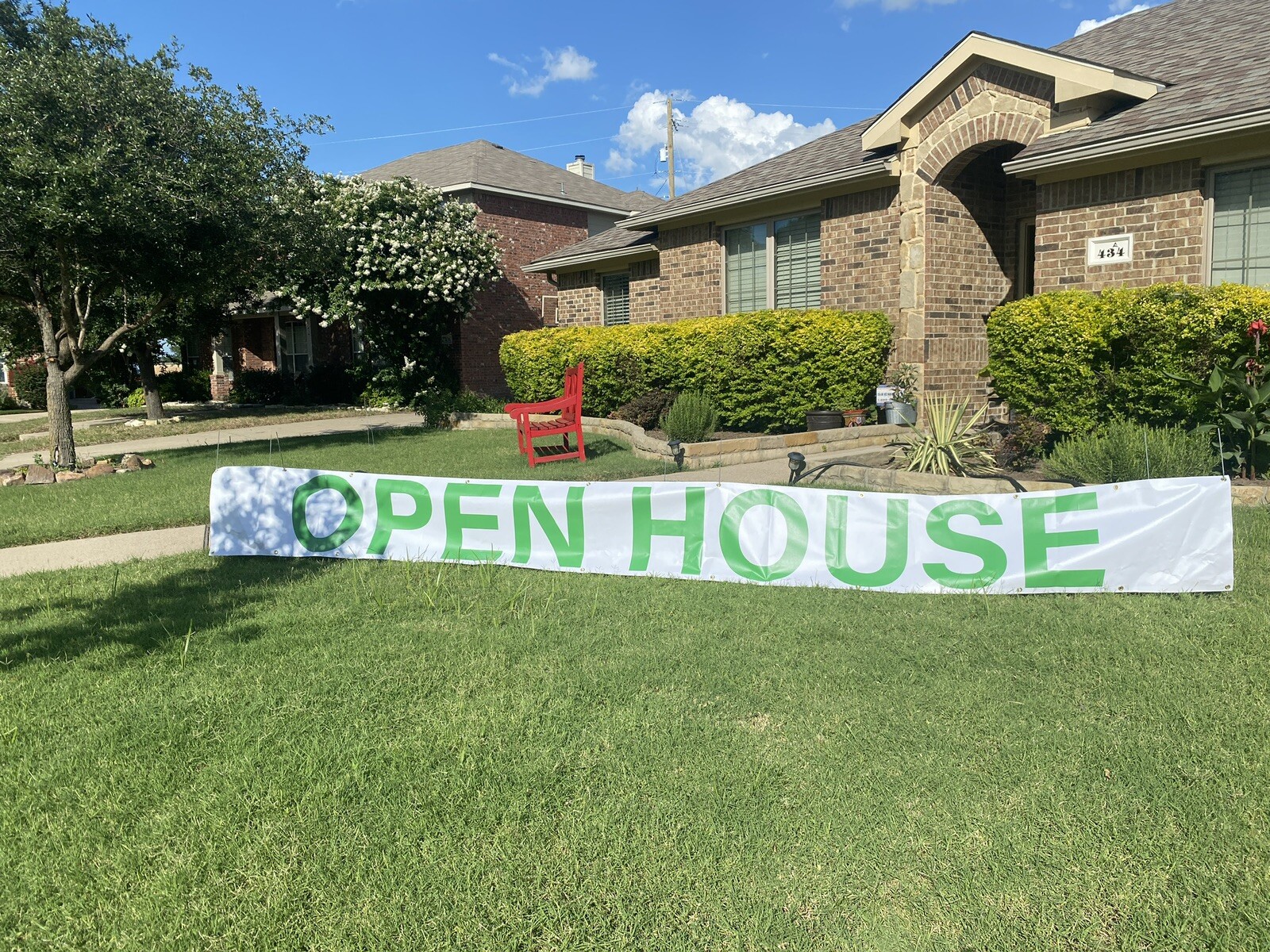 OPEN HOUSE KIT WITH BANNER, YARD SIGNS AND WRITING CARDS!