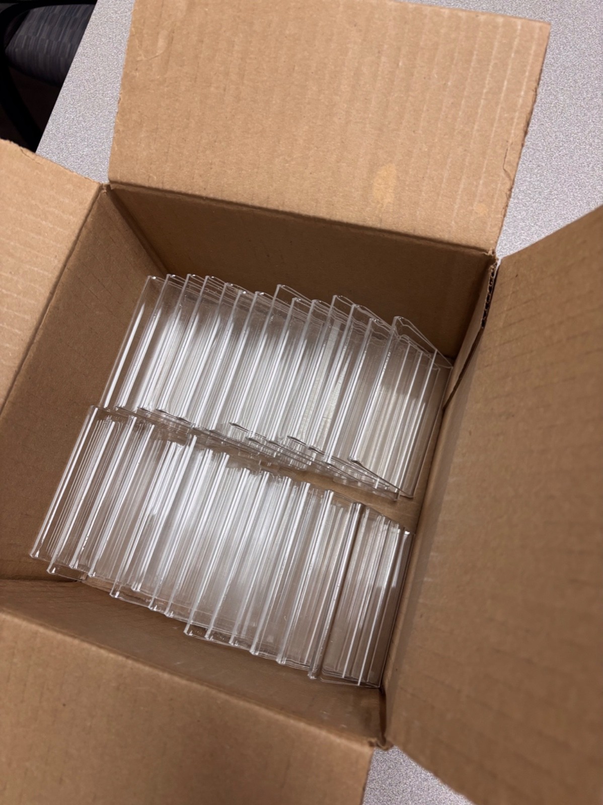 28 PCS Mini Sign Display Holder 3.5&Prime; x 2.75&Prime; L Shape Clear Acrylic