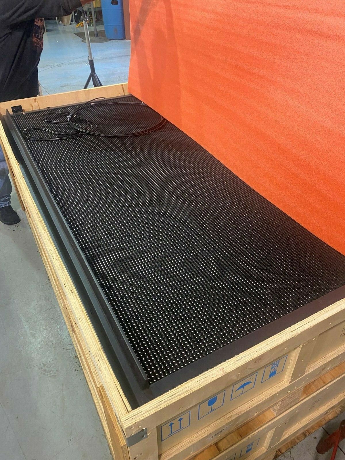 Outdoor LED Sign – 32×78 NEW IN BOX