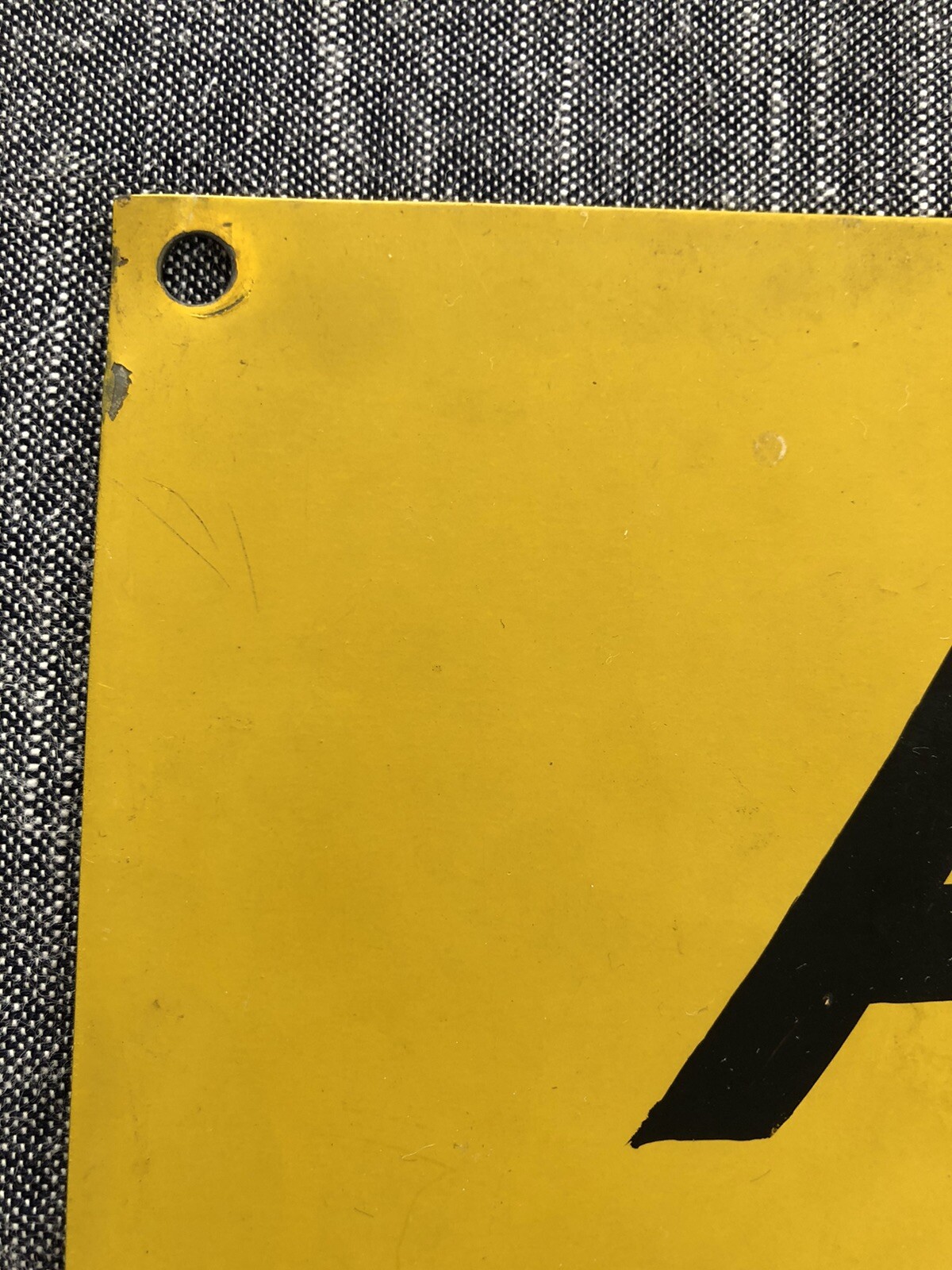 « Attention All Drivers » 18”x12” Metal Sign