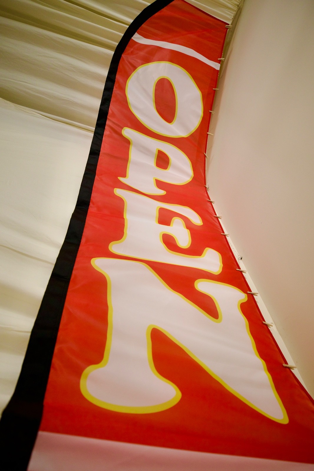Extra Large Promotional Banner, Convex Bow Flag, Bow outward along the Tap Edge