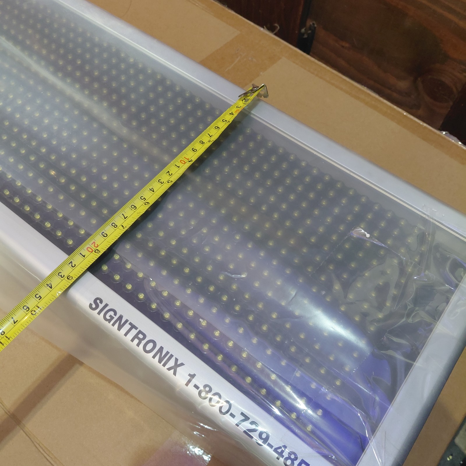 Signtronix LED-40 Interior LED Display Sign 9.25&Prime; x 40&Prime; x 4.5&Prime; Office Business