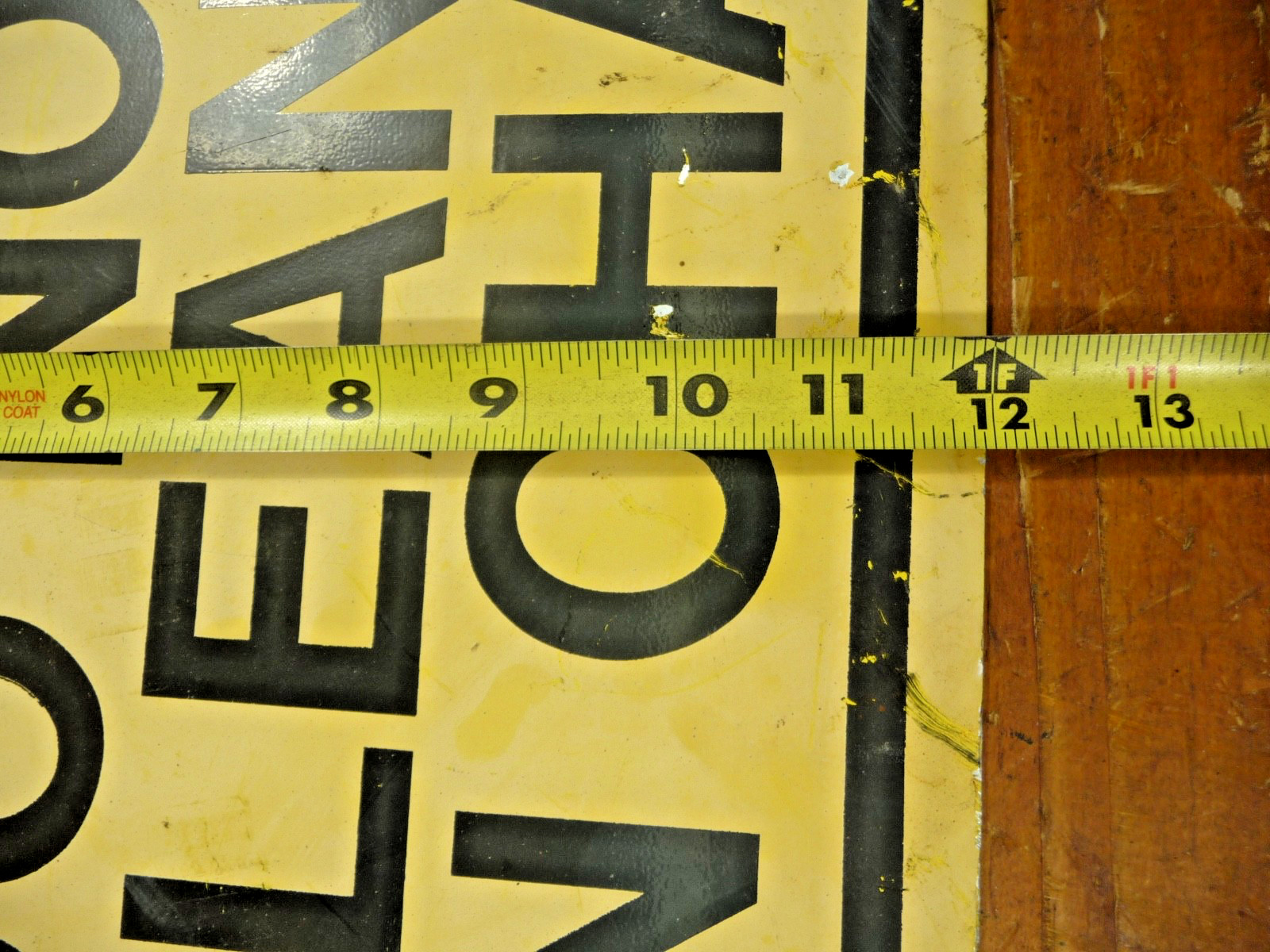 4 Vintage Caution Do Not Lean On Chain Metal Sign Yellow & Black Lot of 4