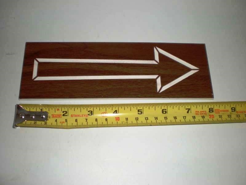 Pointing Arrow Retro Vintage Sign This Way TRAEX 8 1/4&Prime; x 2 3/4&Prime; Brown