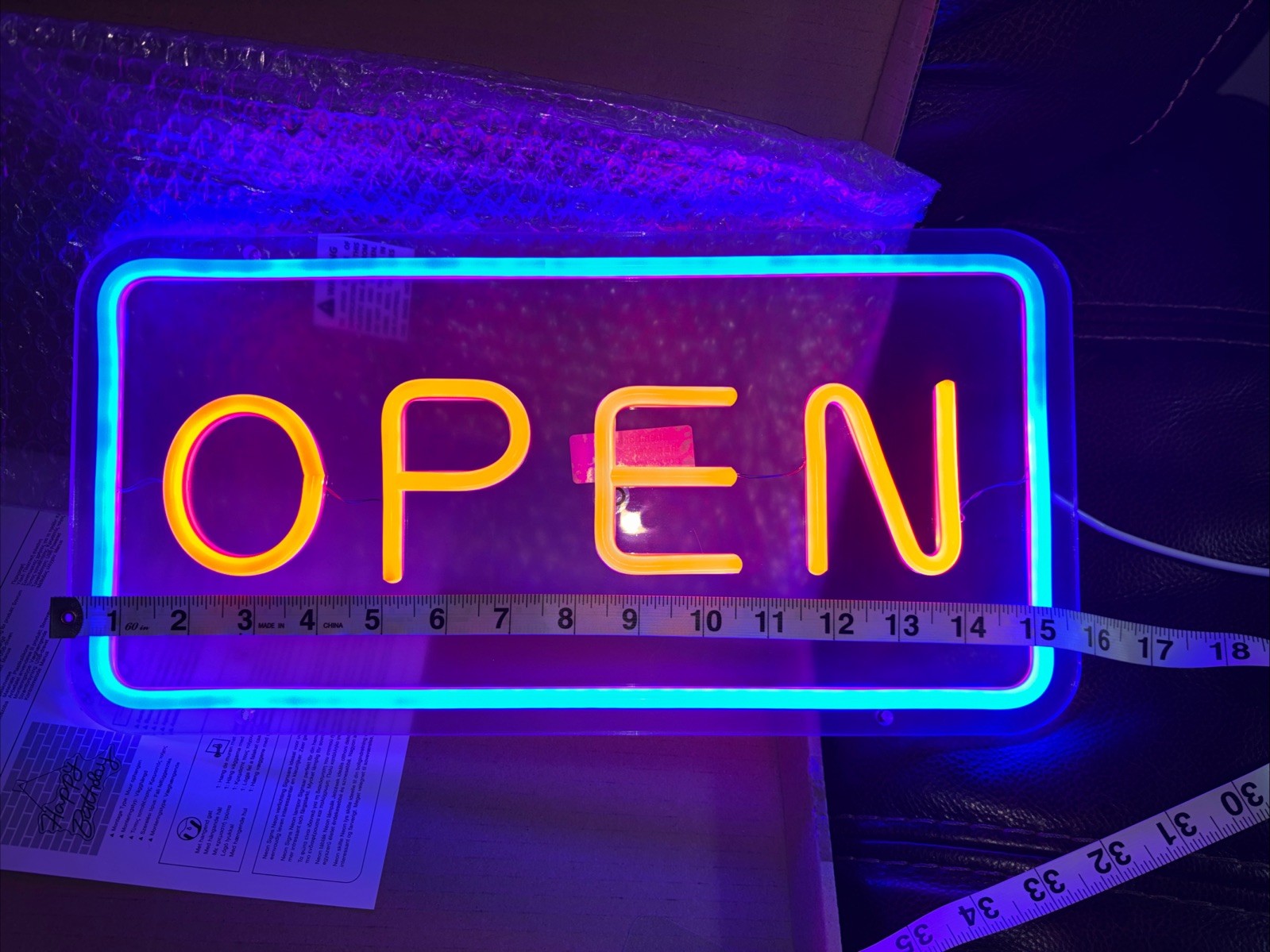 Vibrant « OPEN » LED Neon-Style Sign – Blue And Red Illumination