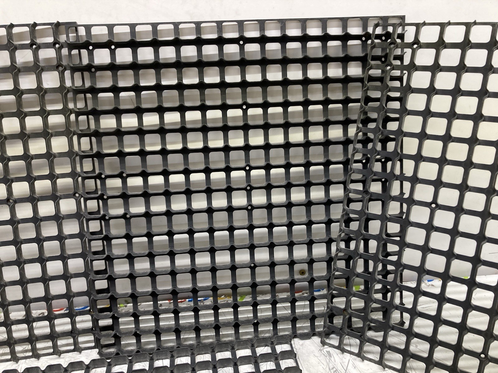 MEGA LED INC OP32-24RG OUTDOOR LED MESSAGE DISPLAY BOARD DIVIDER PLASTICS USED