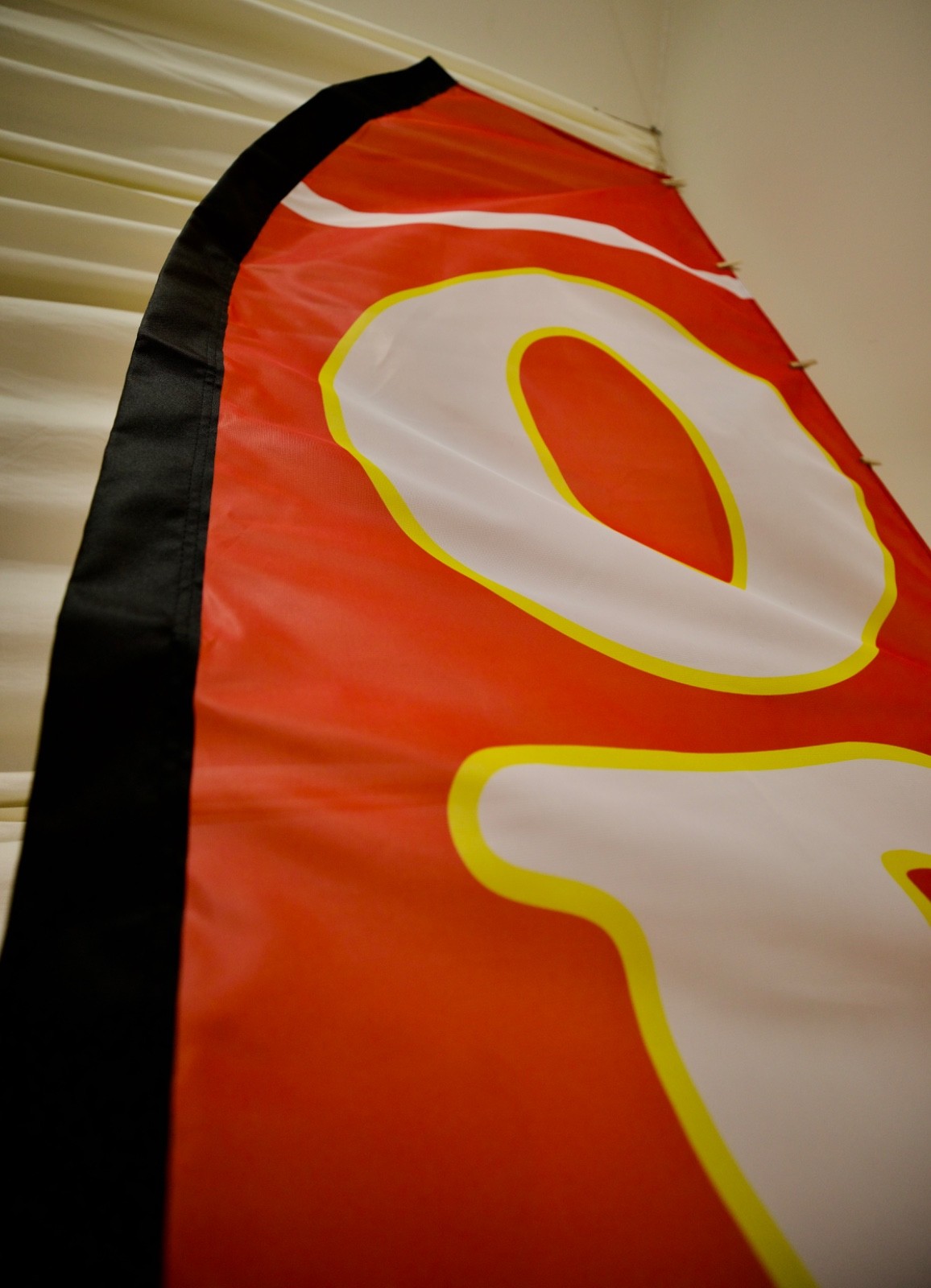Extra Large Promotional Banner, Convex Bow Flag, Bow outward along the Tap Edge