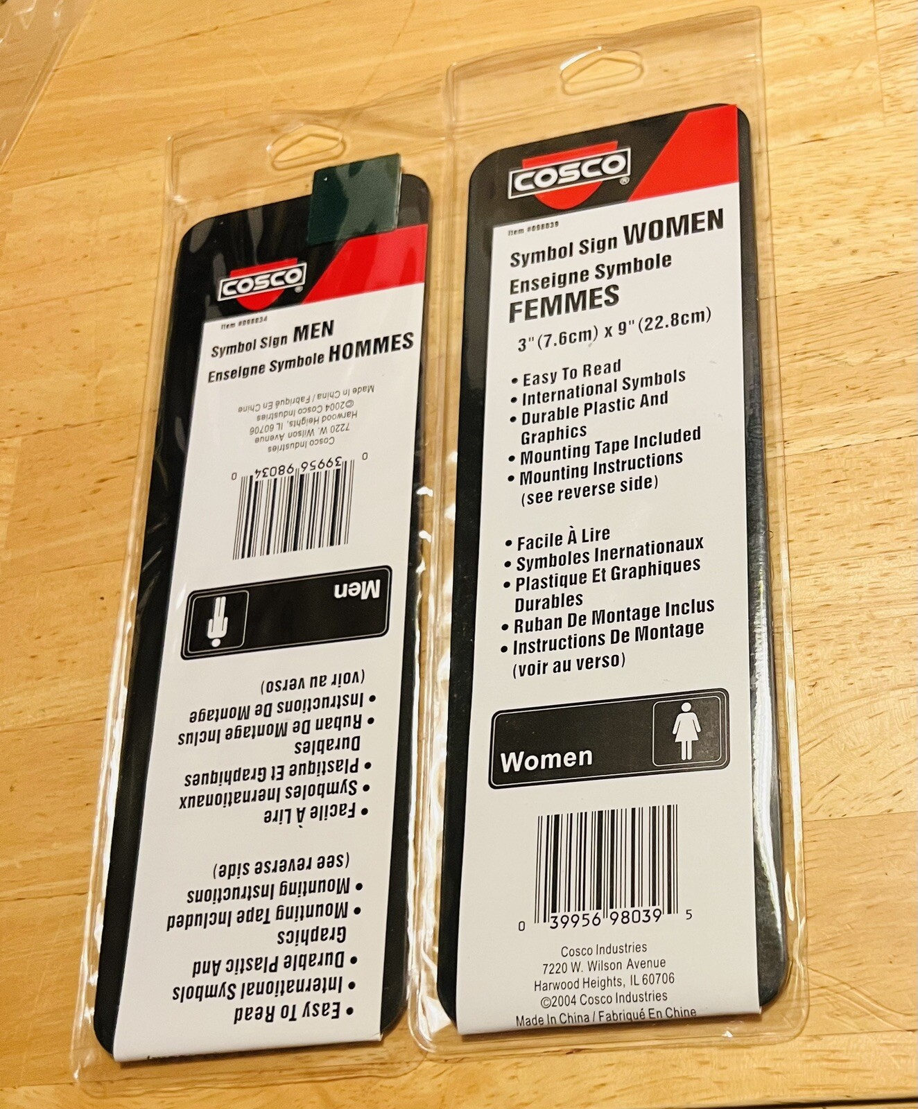 2 Restroom Sign COSCO black Plastic 9 »x 3” Men & Women