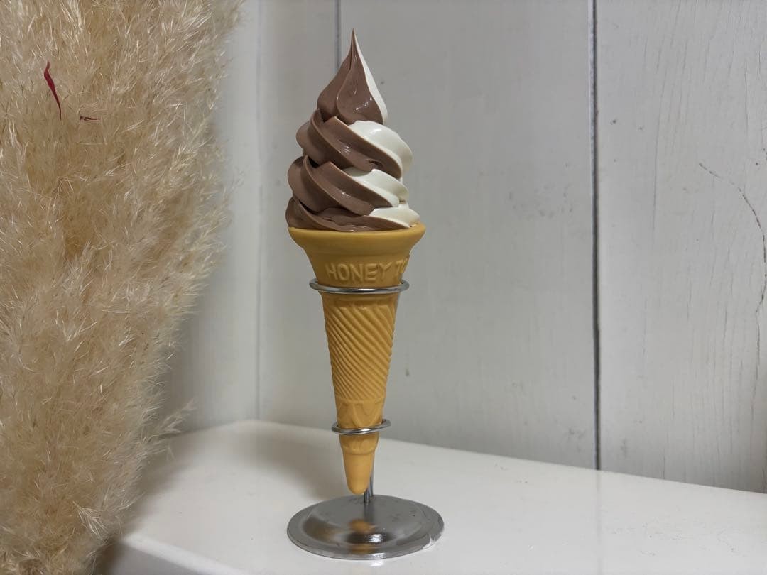 Soft serve ice cream food samples: Vanilla, Mixed, Chocolate ⚠️ Stand not in