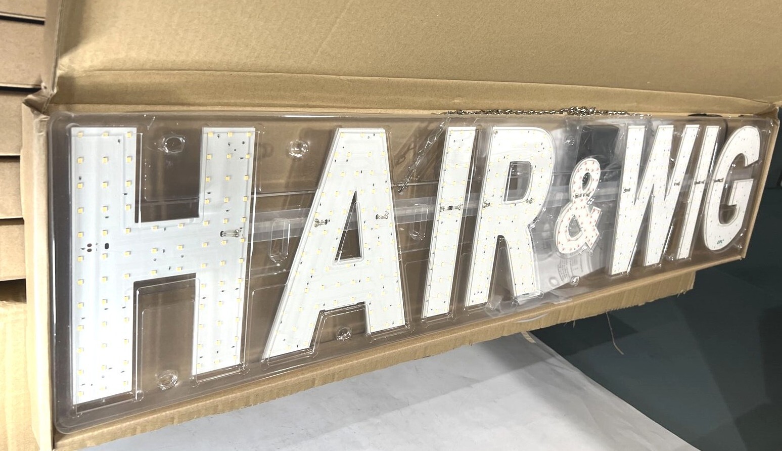 Business Image Signs « Hair & Wig » LED White & Fuchsia EP-H&WS5MIX (Single SIgn)