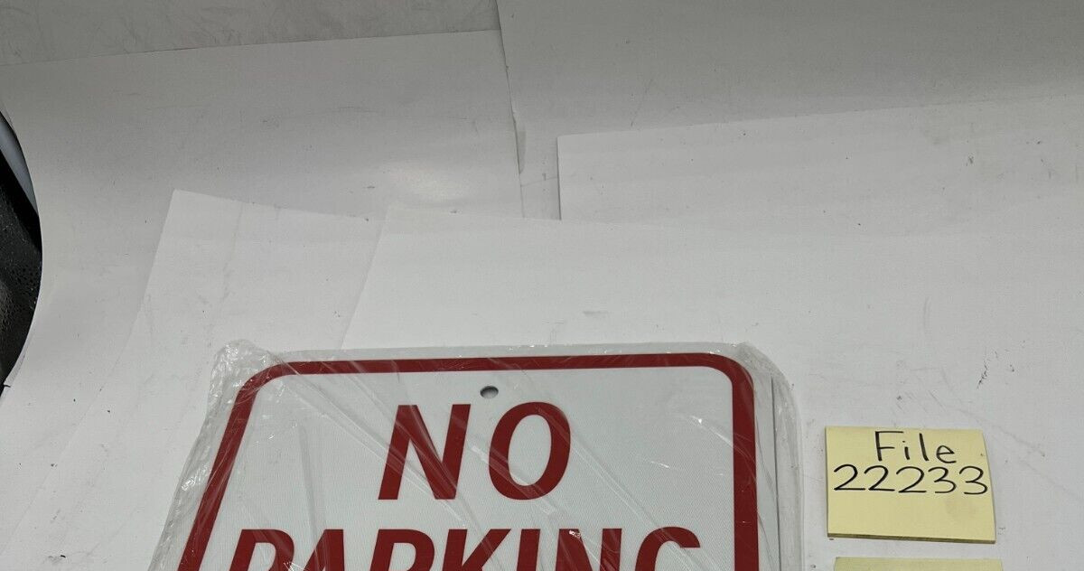 (QTY 2) SmartSign « No Parking – Private Property » Sign K-1667-EG-12×18-D2 12×18