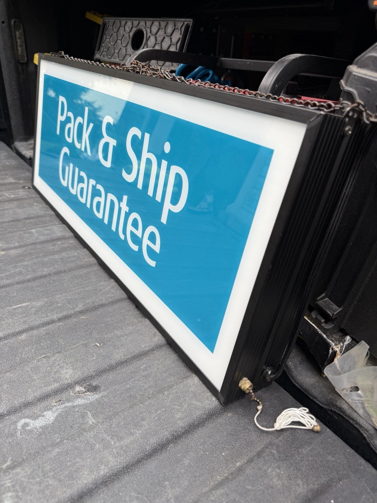 Zeon Corporation Illuminated “Pack & Ship Guarantee” Lighted Store Sign M171601