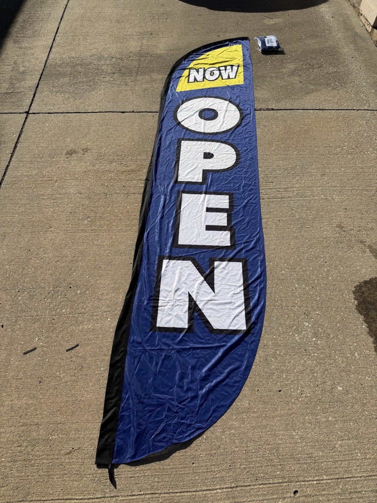 2 LookOurWay « Now Open » feather flag advertising banner plastic screw-in ground