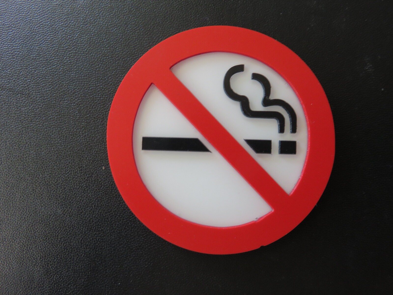 5-« NO SMOKING » 3-D Pictorial 2 1/2&Prime; in Diameter-1/16&Prime; EXTREME THICK Plastic Sign
