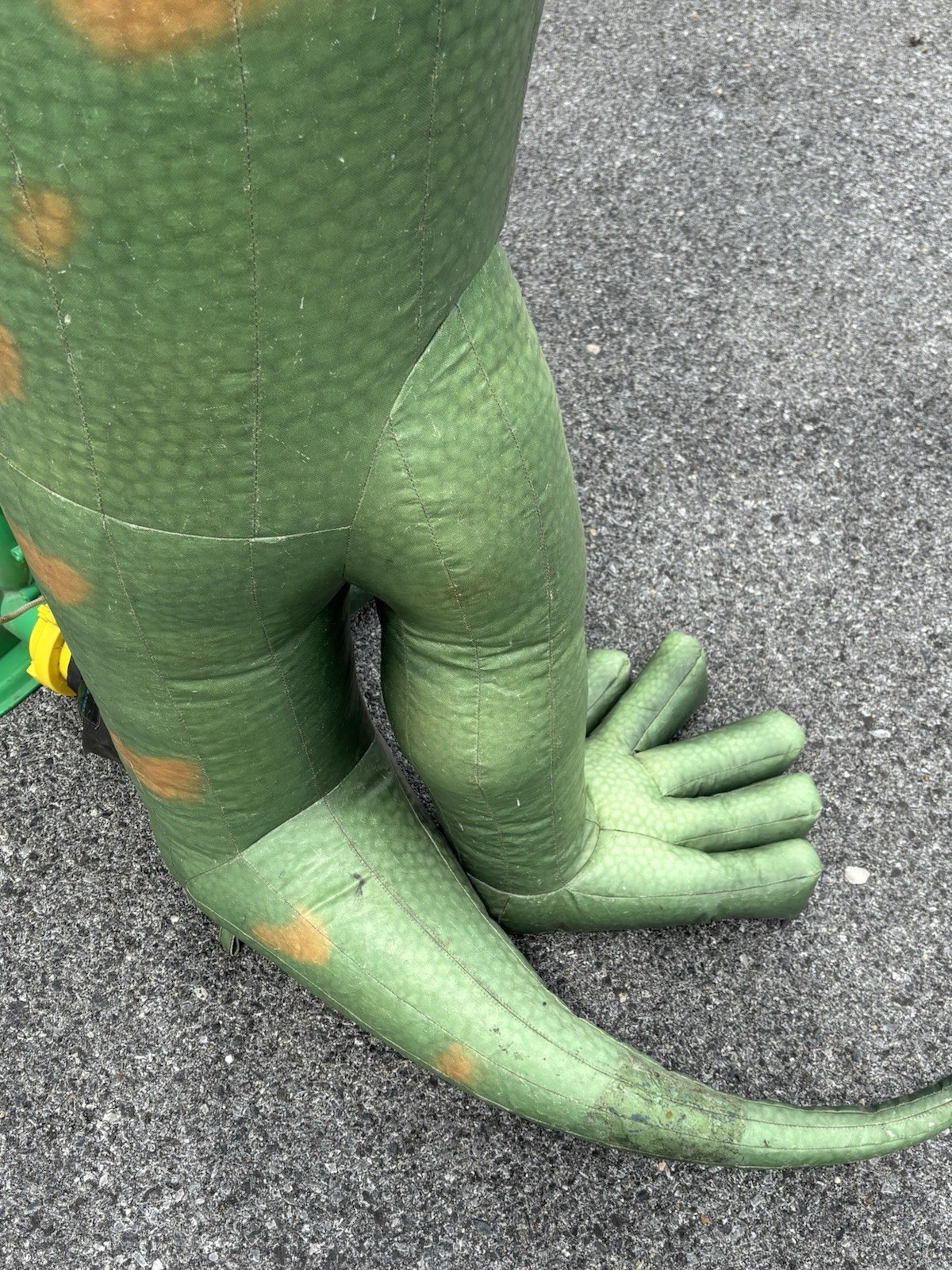 Inflatable Geico Gecko Advertising Approx 8 Feet Tall With Blower